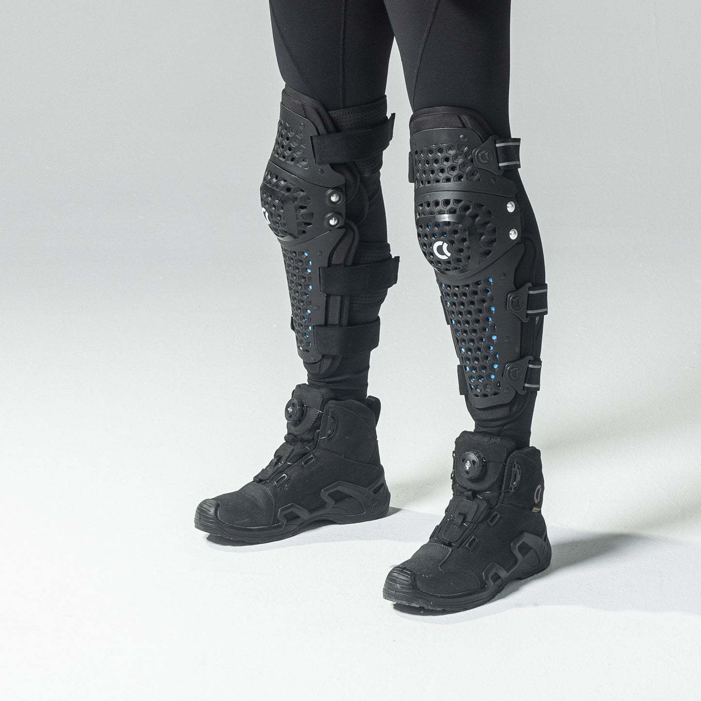 Dual Axis Level 2 Knee Guards