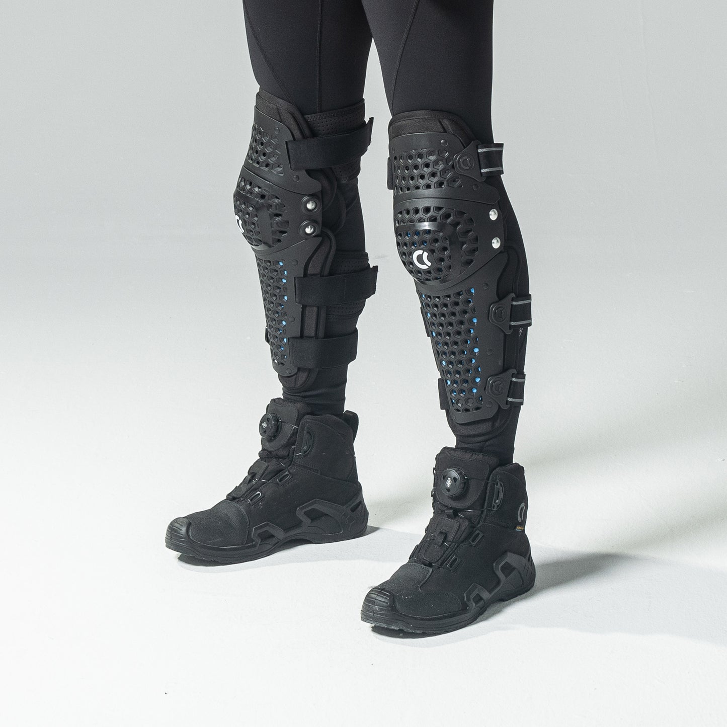 Dual Axis Level 2 Knee Guards