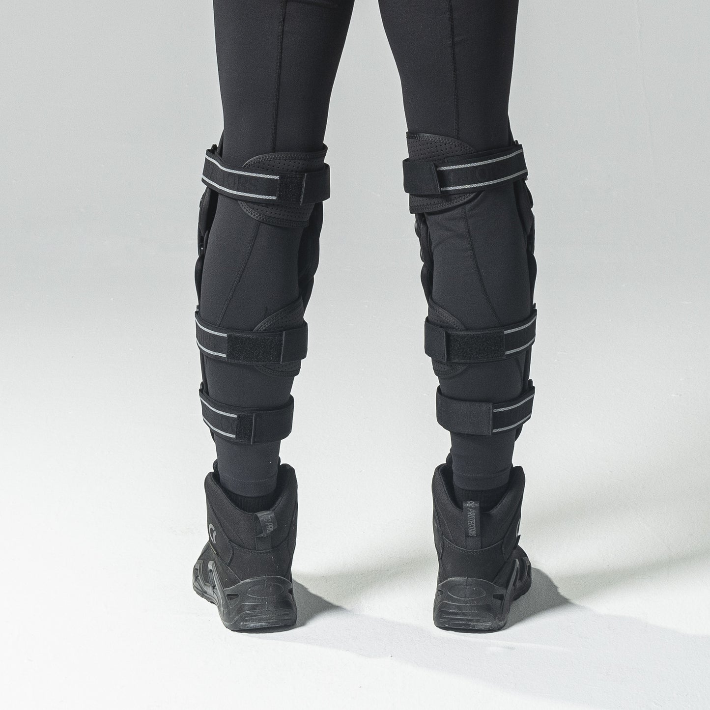 Dual Axis Level 2 Knee Guards