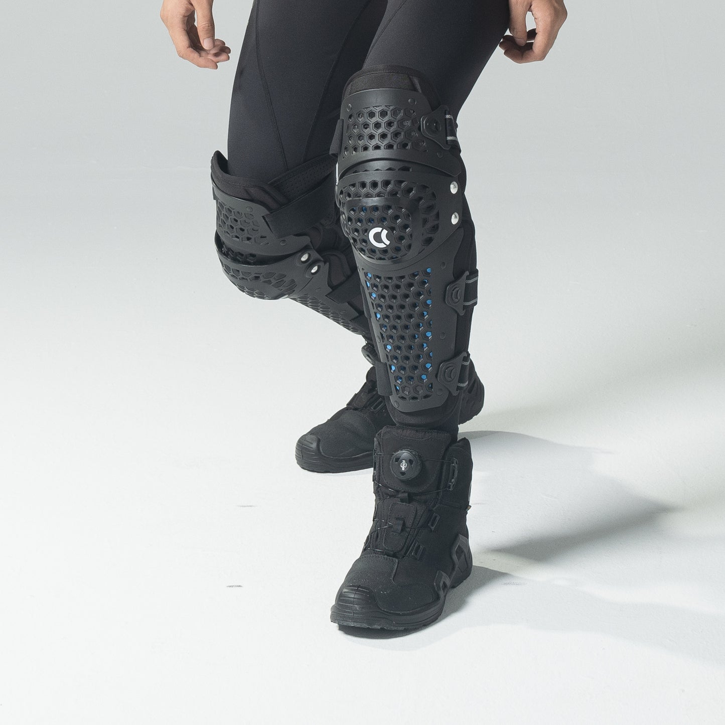 Dual Axis Level 2 Knee Guards