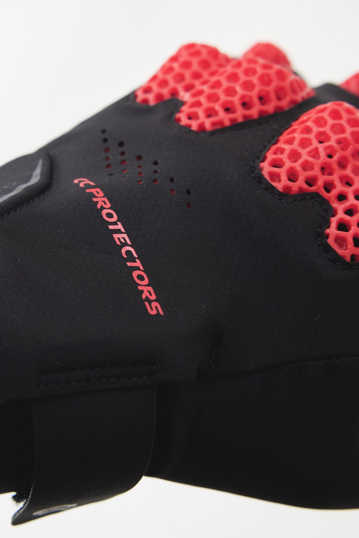3D-Lattice Gloves